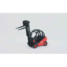 Bruder 1:16 Linde Fork Lift w- 2 pallets