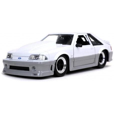 1:24 BTM 1989 White Mustang