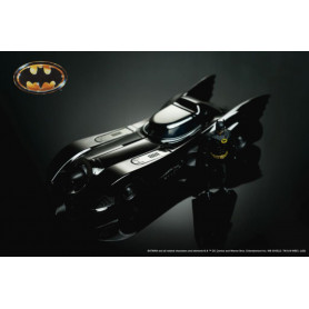 Batman 1989 - Batmobile Chrome Black 1:24 w/Batman