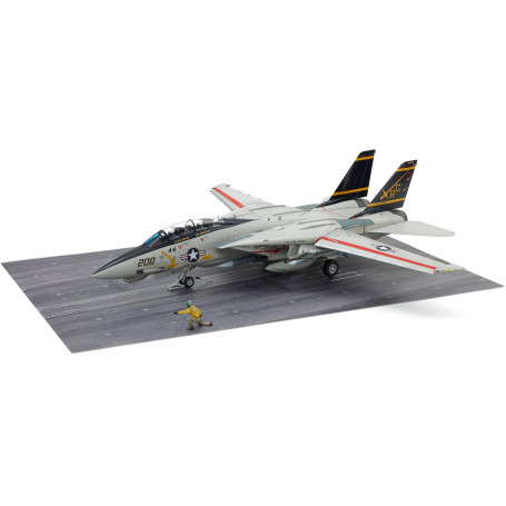 TAMIYA Grumman F-14A Tomcat (Late Model)
Carrier Launch